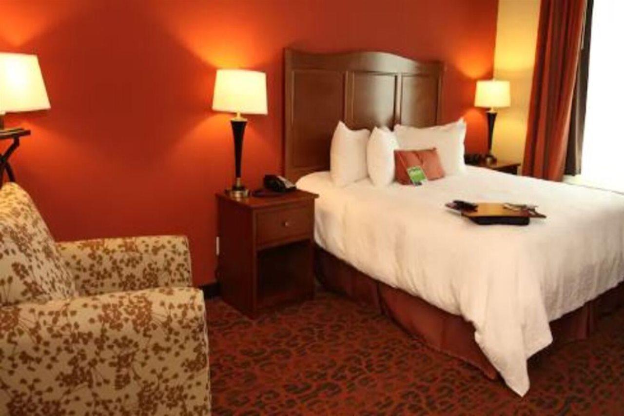 Hampton Inn & Suites Bastrop Ngoại thất bức ảnh
