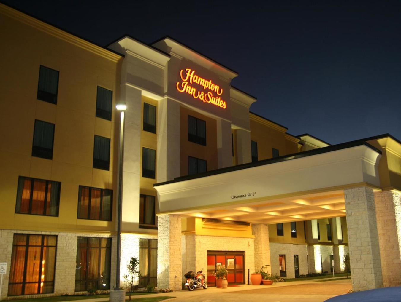 Hampton Inn & Suites Bastrop Ngoại thất bức ảnh