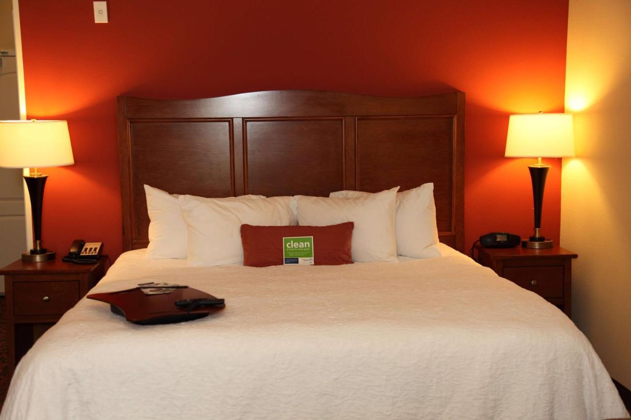 Hampton Inn & Suites Bastrop Ngoại thất bức ảnh